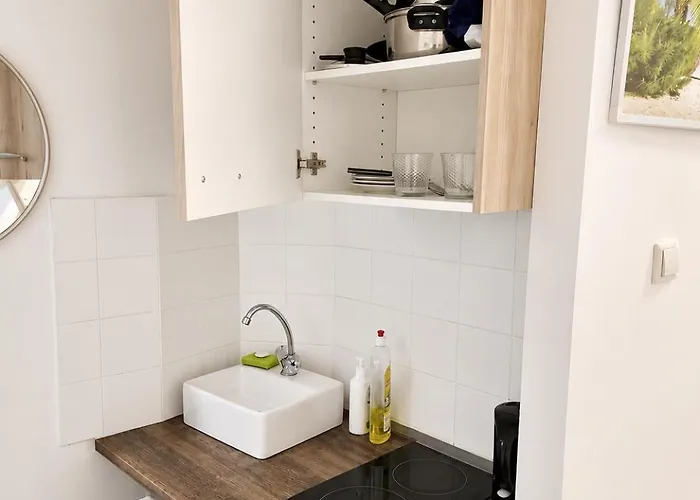 Small Cozy Loft With Small Private Kitchenette And Shower * Відень